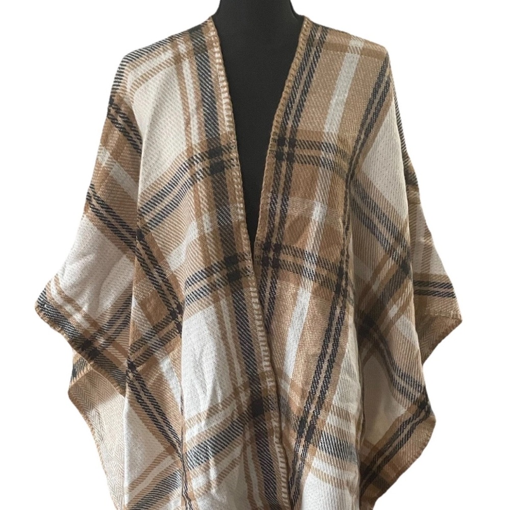 WOOLRICH One Size Reversible Cozy Blanket Wrap Poncho Tan & White Plaid/Chevron